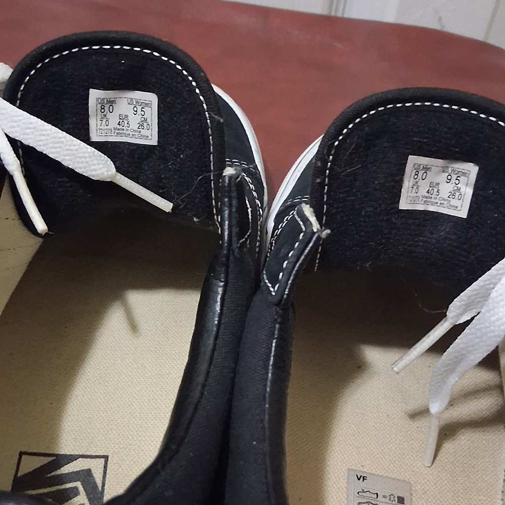 Vans - Picture 6 of 7